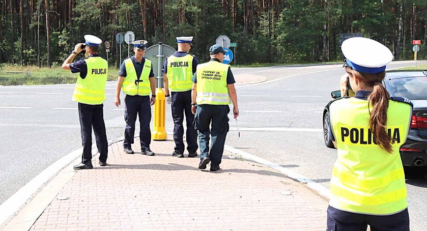 W powiecie koneckim policjanci z drogówki mają pełne ręce roboty