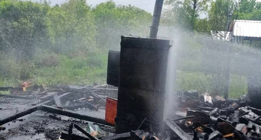 Pożar w Duraczowie. W akcji strażacy z Gosania, Końskich i Krasnej