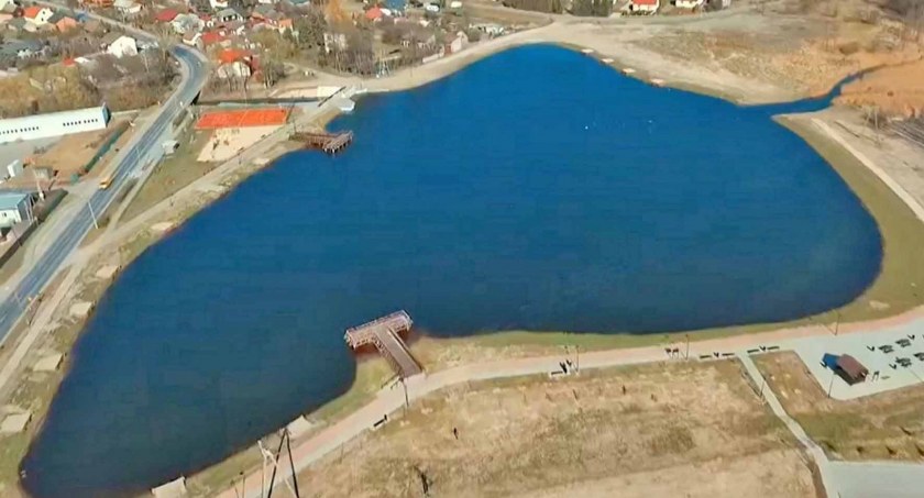 KOŃSKIE. Coraz więcej ludzi przybywa nad staw w Starym Młynie