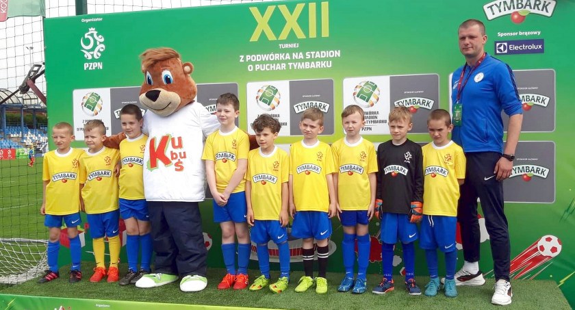 Zespoły z powiatu koneckiego zagrały w finale wojewódzkim Turnieju Z Podwórka na Stadion [ZDJĘCIA]