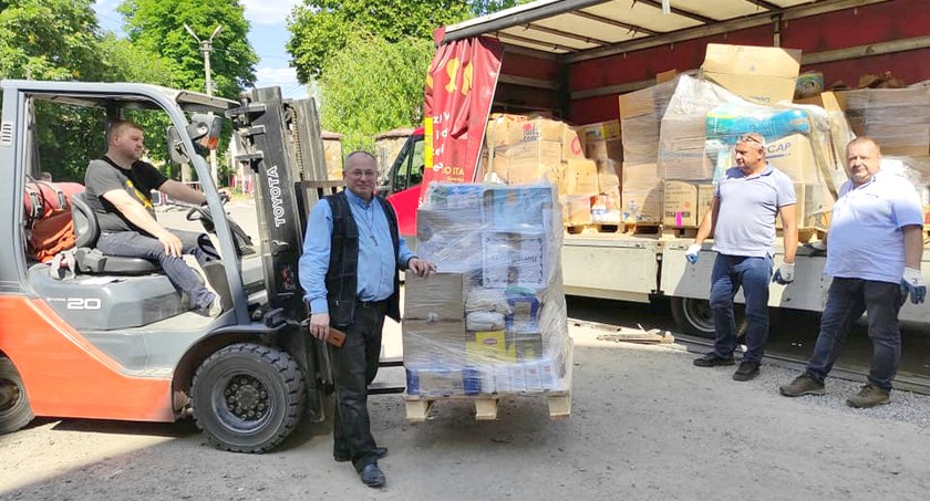 KOŃSKIE, MOHYLEW PODOLSKI. Podnoszą kościół z ruin. Od konecczan otrzymali pomoc humanitarną [ZDJĘCIA]