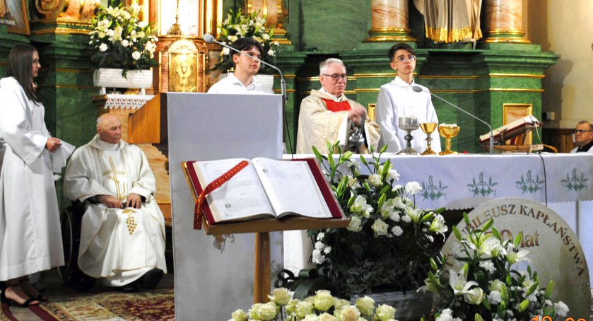 Ksiądz proboszcz z Fałkowa obchodził okrągły jubileusz kapłaństwa [ZDJĘCIA]