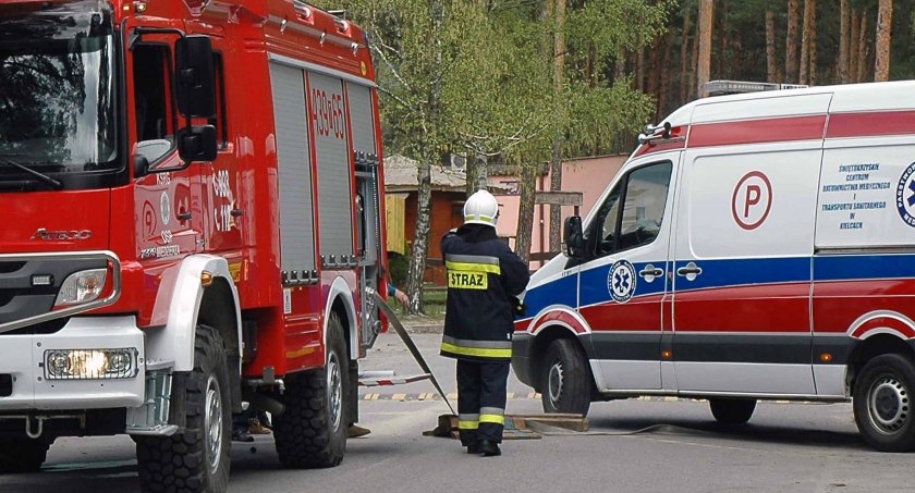 W Końskich strażacy otwierali zaryglowane drzwi, a potem...