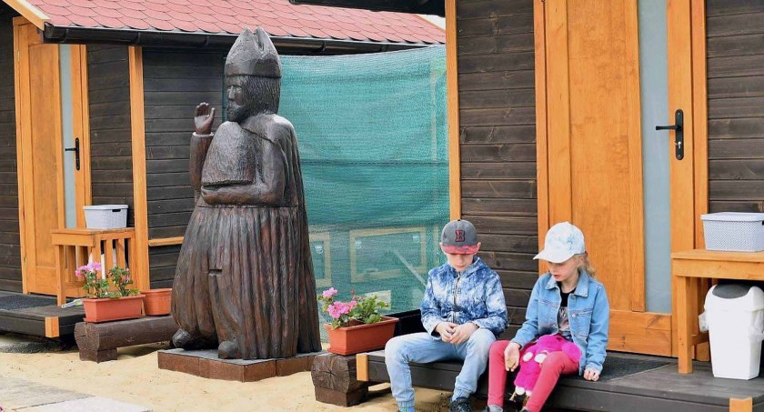 Hucisko. Ćwierć miliona pszczół zaprzęgniętych do leczenia [ZDJĘCIA]