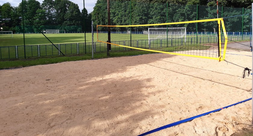 W Fałkowie powstało boisko do siatkówki... plażowej [ZDJĘCIA]