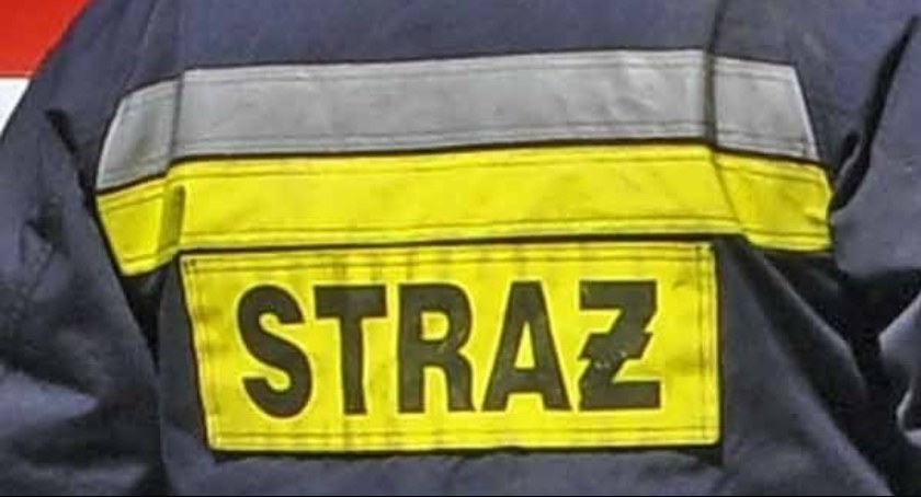 Końskie. Kobieta za zamkniętymi drzwiami. Wezwali strażaków i policjantów...