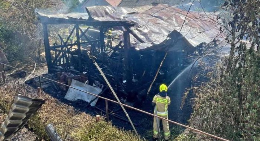 Wybuchł groźny pożar w Brodach koło Końskich