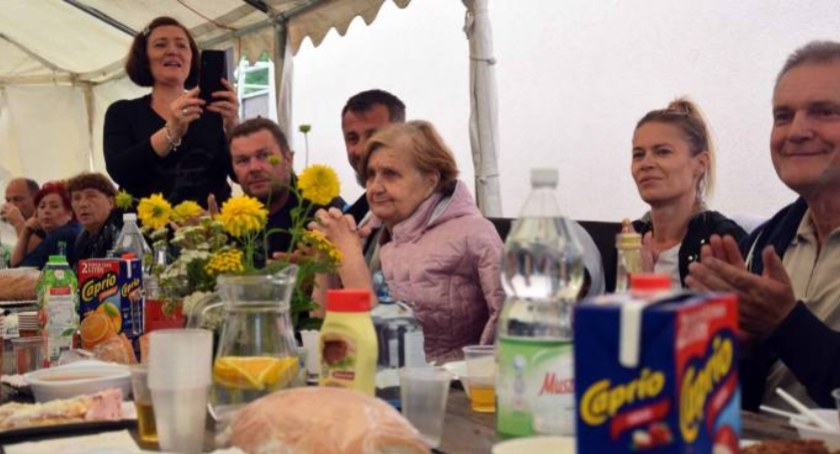 Piknik rodzinny w... Niebie