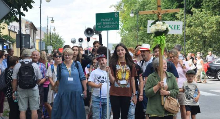 Pielgrzymi z Końskich wyruszyli na Jasną Górę