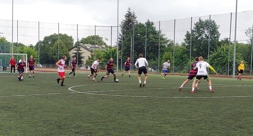 STĄPORKÓW. Miejska Liga Futsalu. Odrabiamy wakacyjne zaległości