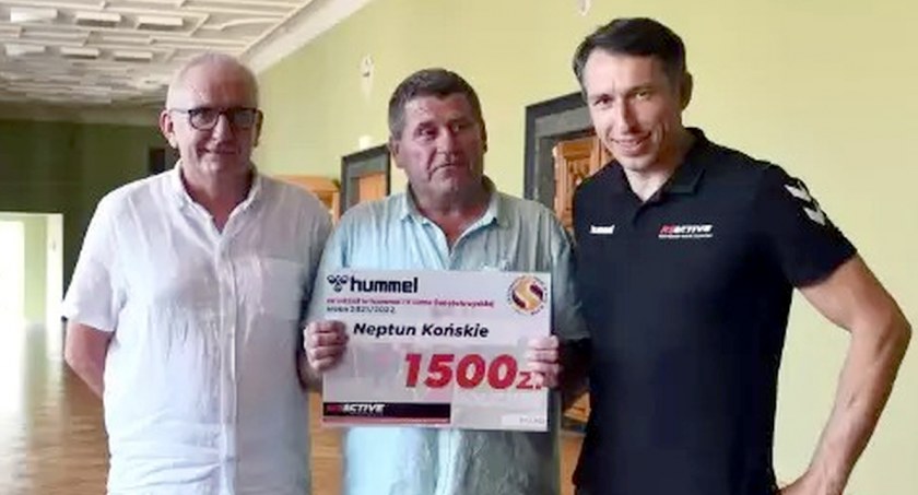 Działacze Neptuna Końskie odebrali voucher na sprzęt sportowy