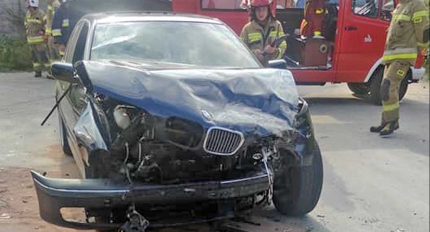  NADZIEJÓW. BMW czołowo uderzył w BMW