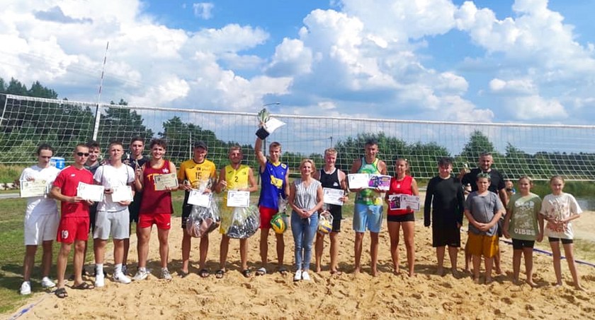 Kto zwyciężył w stąporkowskim turnieju plażowej piłki siatkowej? [GALERIA ZDJĘĆ]