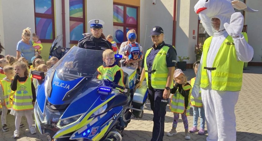 SMYKÓW. Policjanci u przedszkolaków