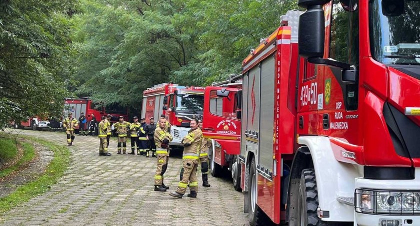 BARYCZ. Na bocznicy zapaliła się cysterna z paliwem, a za płotem las...