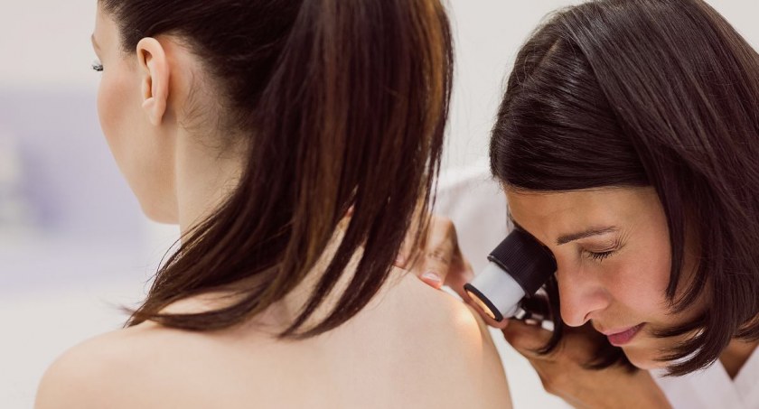 Jak pomóc swojej skórze bez wizytu u dermatologa