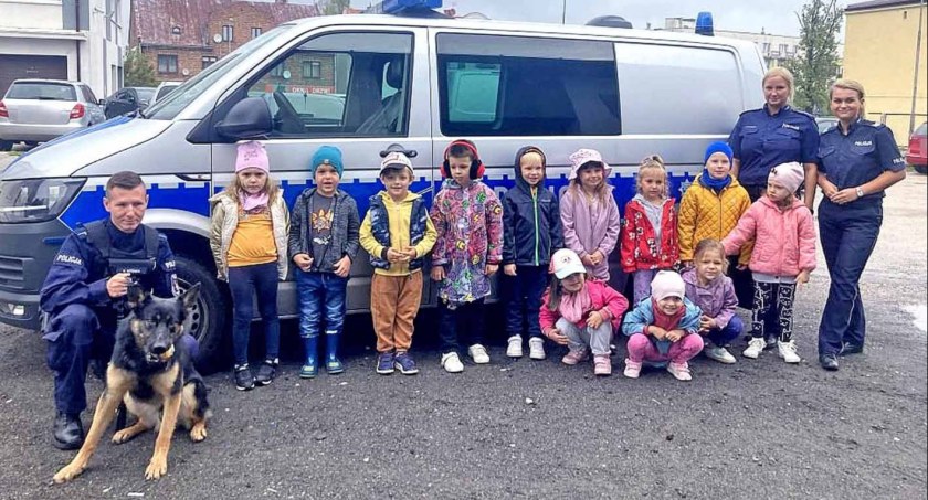 KOŃSKIE. Przedszkolaki z wizytą w komendzie policji