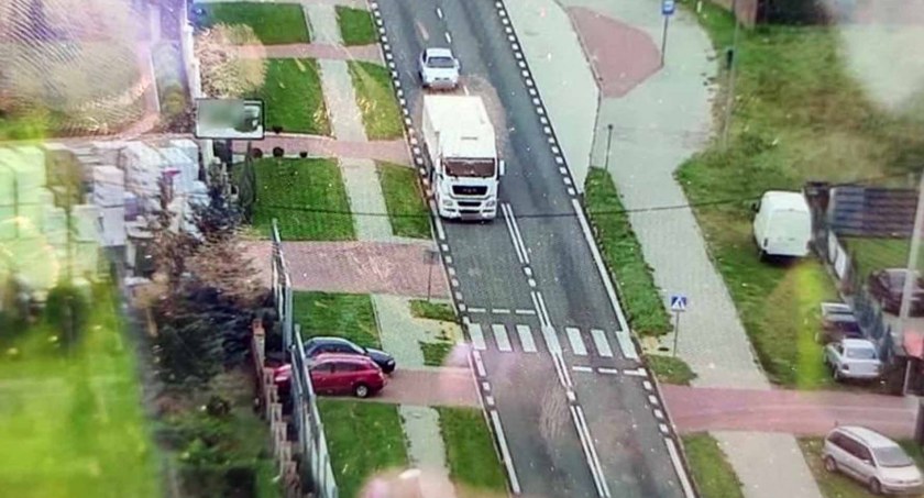 Fruwająca policja. Dron latał w sprawach pieszych. 