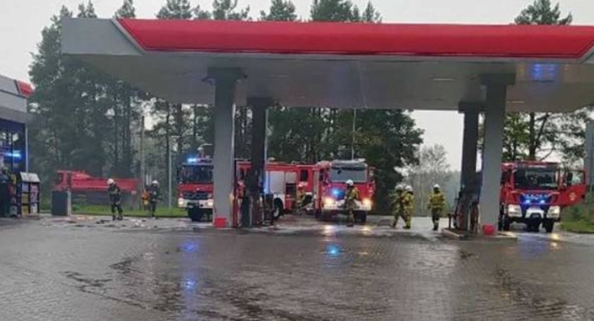 Pożar na stacji paliw w Stąporkowie