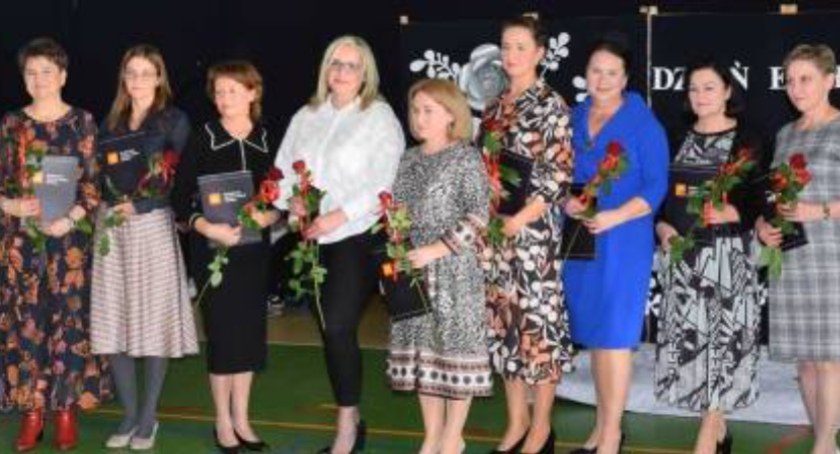 Świętowali koneccy nauczyciele. Nagrody i parodia zdalnego nauczania