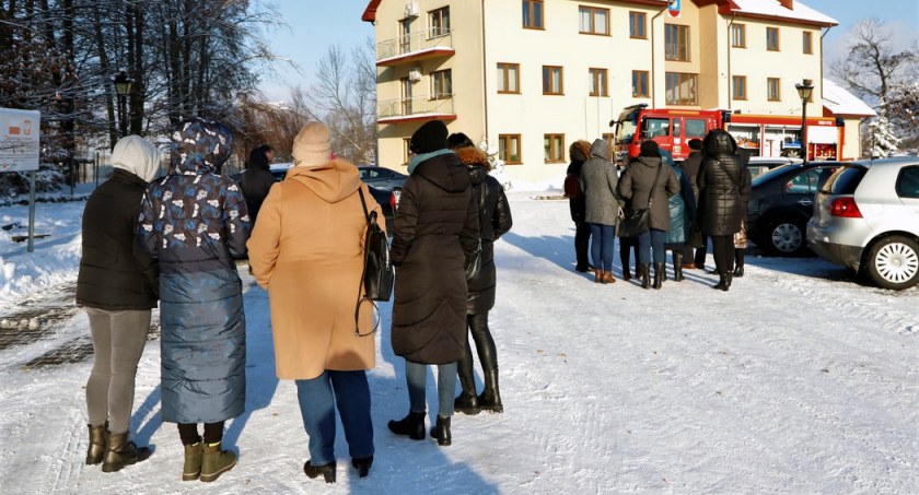 POWIAT KONECKI. Ewakuacja pracowników urzędów gmin [ZDJĘCIA]
