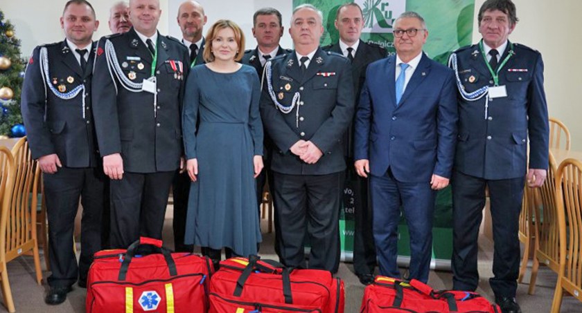 Prezent KRUS dla koneckich strażaków