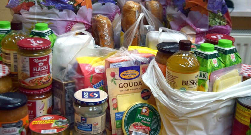 GMINA GOWARCZÓW. Paczki dotarły do potrzebujących przed Świętami