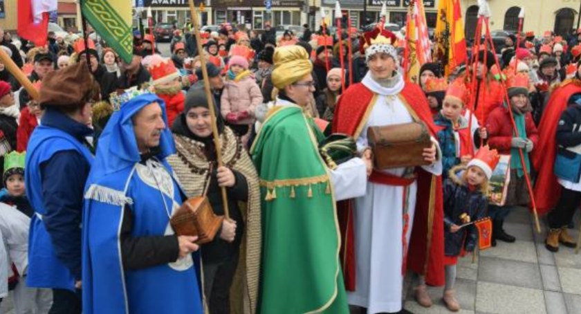 Kilka tysięcy ludzi w podążało w koneckich orszakach (galeria zdjęć)