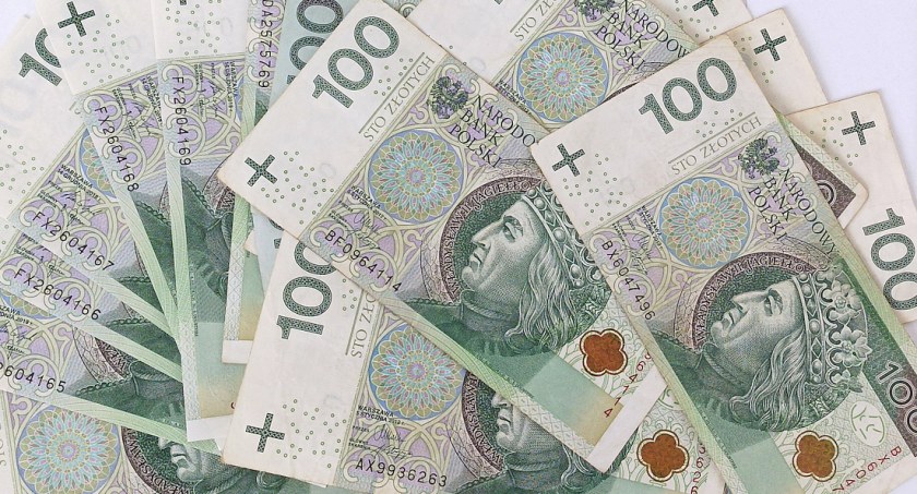 Gmina Końskie dotuje sport. Kluby otrzymały dotacje, a zawodnicy stypendia