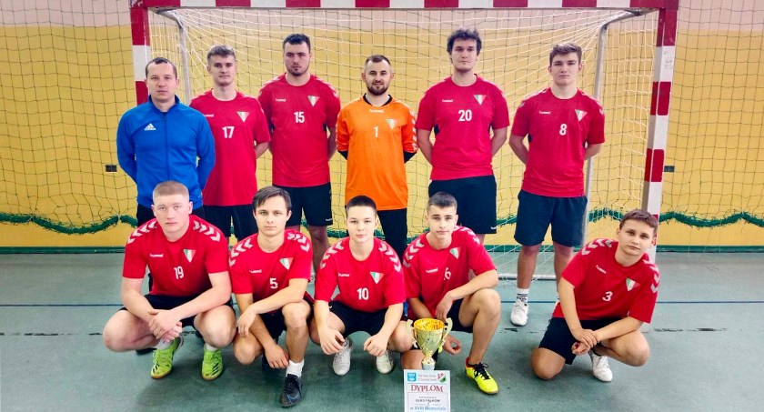 Drużyna z Fałkowa zwyciężyła w turnieju w Żarnowie [ZDJĘCIA]