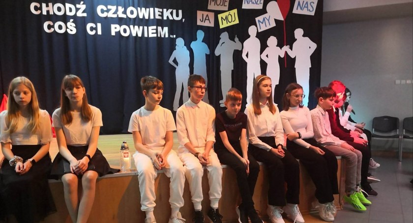 Stadnicka Wola. Uczniowie w 81-lecie Armii Krajowej. Choć człowieku, coś ci powiem...