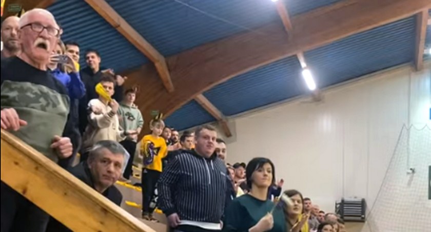 Konecka hala sportowa zapłonęła na czerwono...