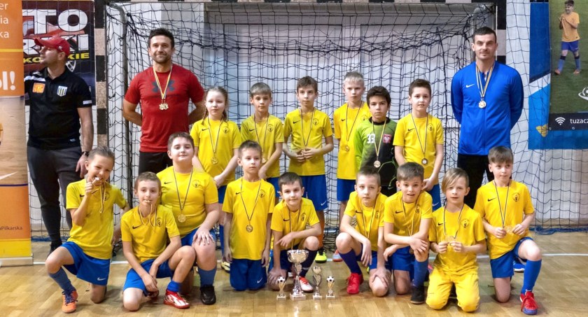 Turniej koneckiej akademii piłkarskiej z charytatywnym przesłaniem [GALERIA ZDJĘĆ]