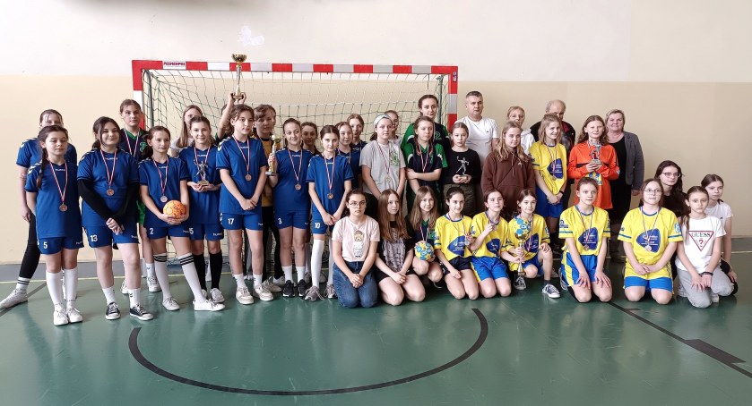 W Królewcu dziewczęta na sportowo uczciły Dzień Kobiet [GALERIA ZDJĘĆ]
