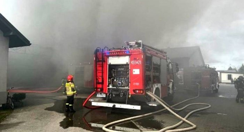 Ogień trawił zakład mięsny w Pijanowie