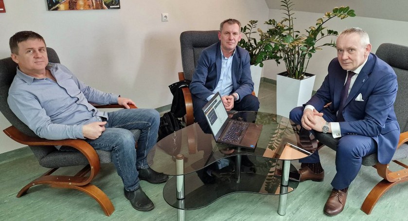 Światłowód w gminie Gowarczów w rozbudowie