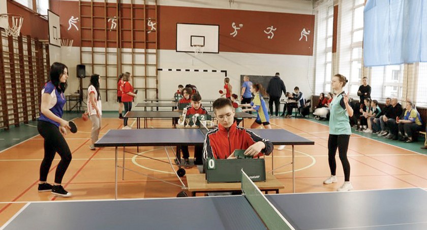 Dziewczęta z koneckiego II LO najlepiej grają w tenisa stołowego