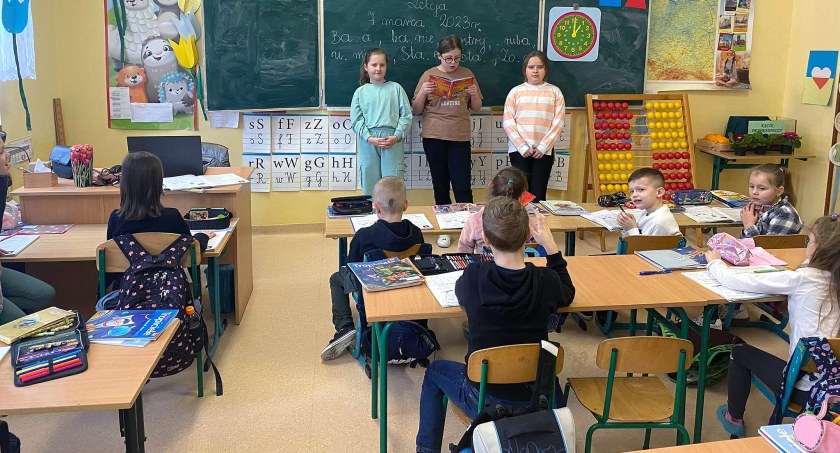 W Królewcu przeprowadzili akcję czytelniczą na czasie [ZDJĘCIA]