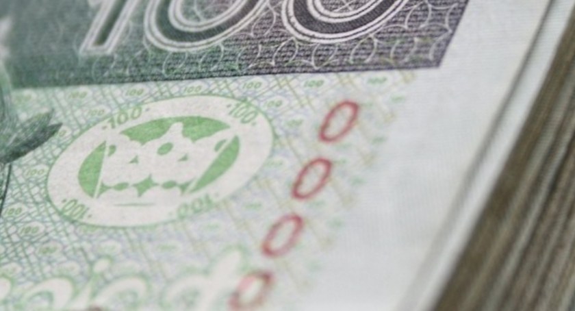 OSZUSTWO. Fałszywy ksiądz okradł konecczankę