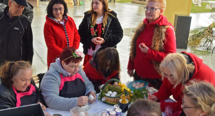 KOŃSKIE. Jarmark Wielkanocny na Placu Kościuszki