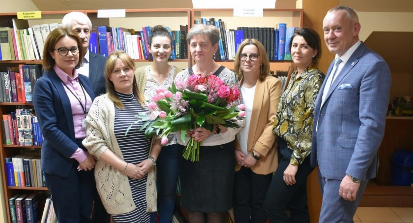 GOWARCZÓW. Kierowniczka biblioteki przeszła na emeryturę [ZDJĘCIA]