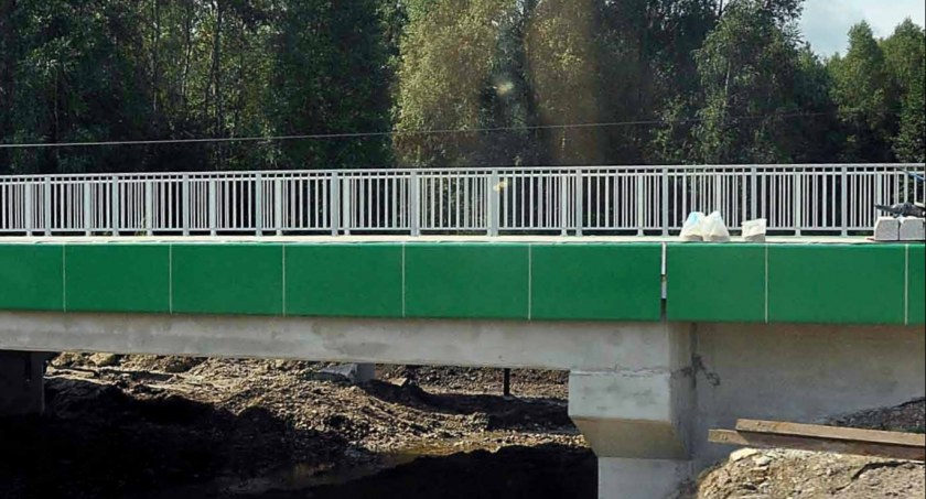 GMINA STĄPORKÓW. Budują i remontują drogi oraz mosty