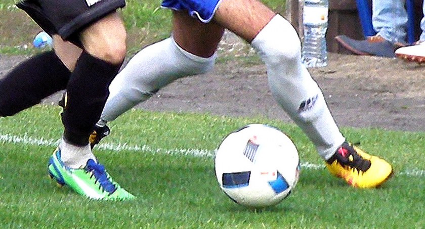 POWIAT KONECKI. Weekend naszych drużyn na piłkarskich arenach
