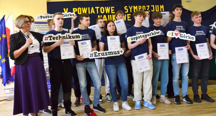 W Stąporkowie podczas sympozjum nagrodzili laureatów ekonomicznych konkursów [ZDJĘCIA]