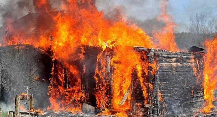 GMINA SMYKÓW. W pożarze stracił cały dorobek życia. Teraz czeka na pomoc