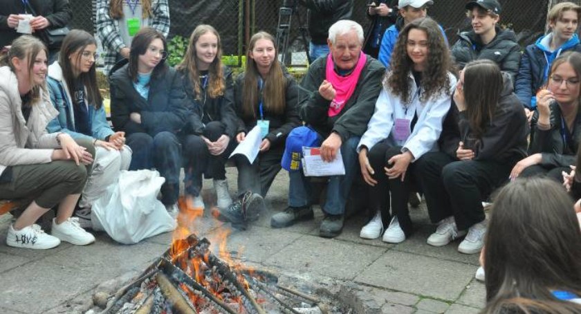 SIELPIA. Policja i młodzież chronią seniorów (zdjęcia)