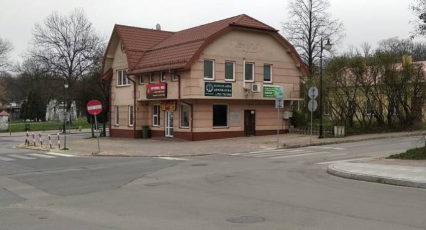 Kwadratowe rondo w Końskich?