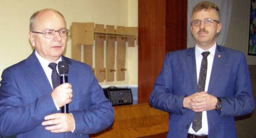 Starosta Piec i burmistrz Obratański nie muszą bać się inflacji. Chciałbyś tyle zarabiać?