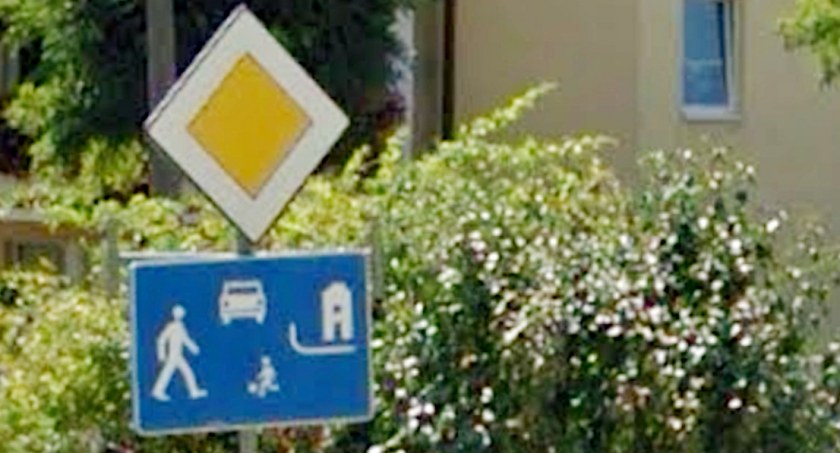 Potrącona piesza w strefie zamieszkania, w centrum Końskich