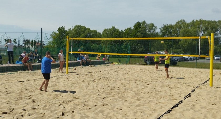 Koneckie Fair Play zorganizowało pierwszy turniej siatkówki plażowej. Sprawdź szczegóły